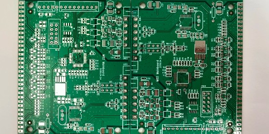 選擇pcb助焊劑清洗劑到底是溶劑還是水基呢